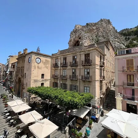 Window On The Sunset * Чефалу