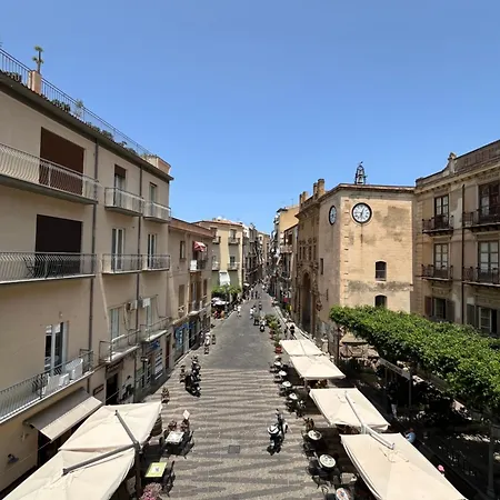 Апартаменты Window On The Sunset *