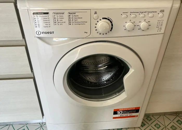 Window On The Sunset Чефалу