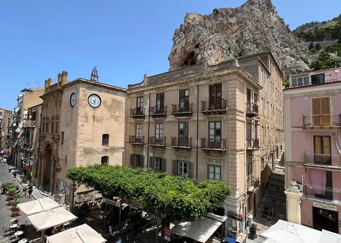 Window On The Sunset * Чефалу