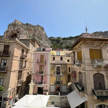 Window On The Sunset * Cefalù