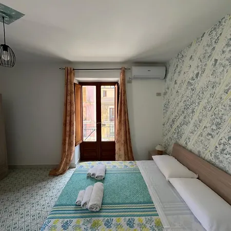 Appartement Window On The Sunset