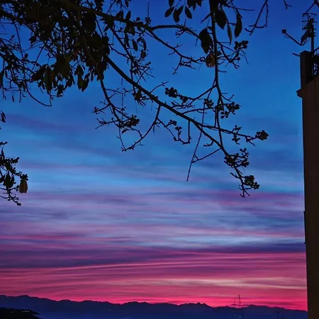 Appartement Window On The Sunset *