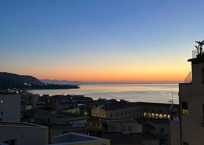 Window On The Sunset Apartman Cefalù