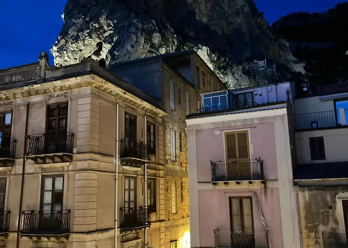 Appartement Window On The Sunset *