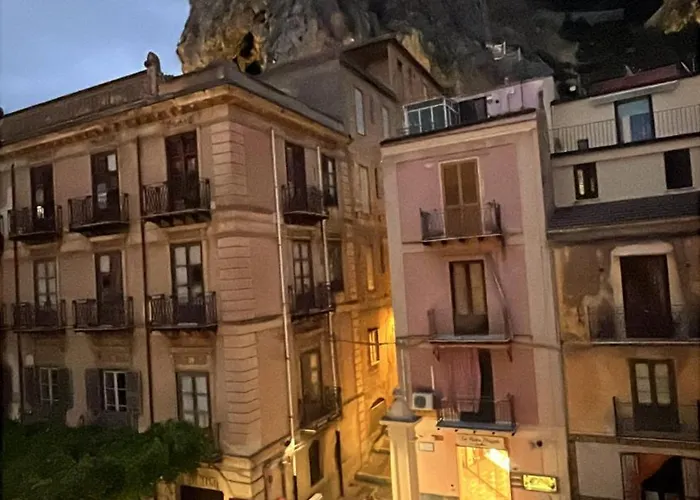 Window On The Sunset * Cefalù