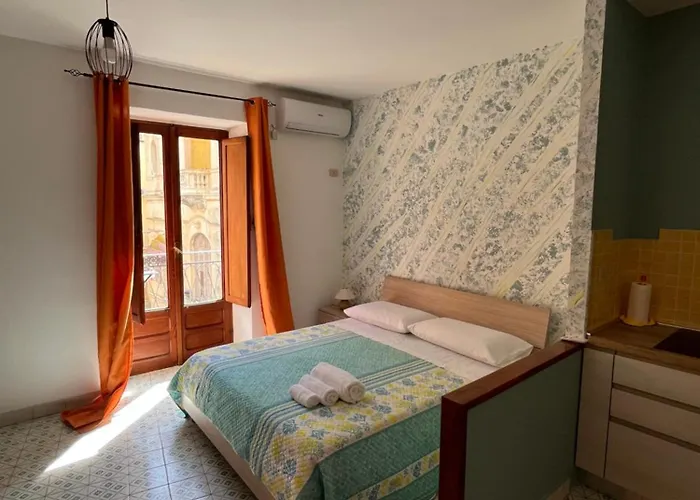 Appartement Window On The Sunset