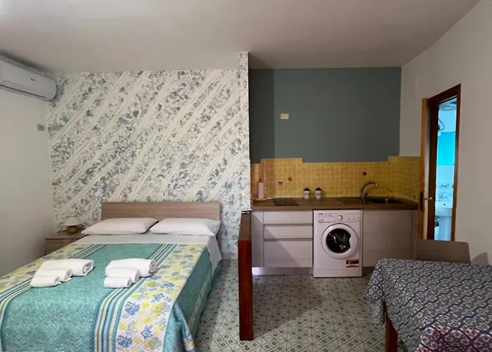 Window On The Sunset Apartman