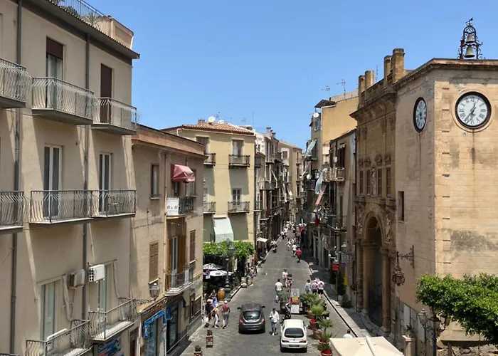 Window On The Sunset Apartman Cefalù
