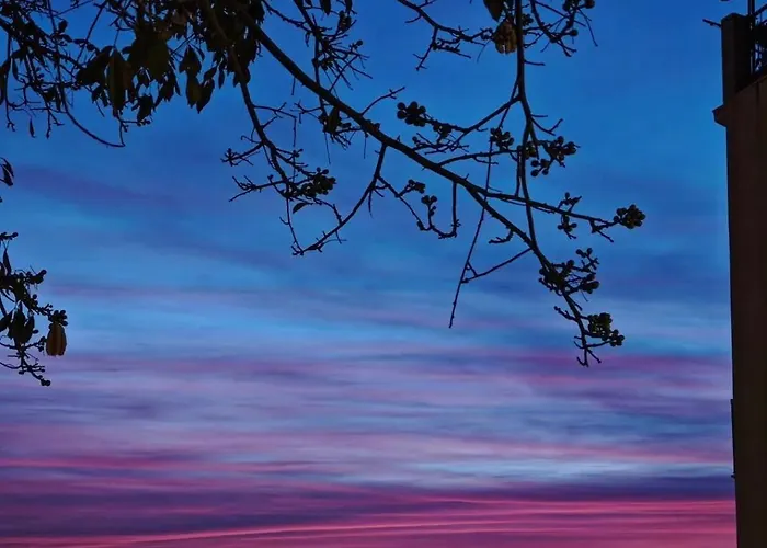 Apartman Window On The Sunset *